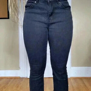 Mid waist Black Capri jeans